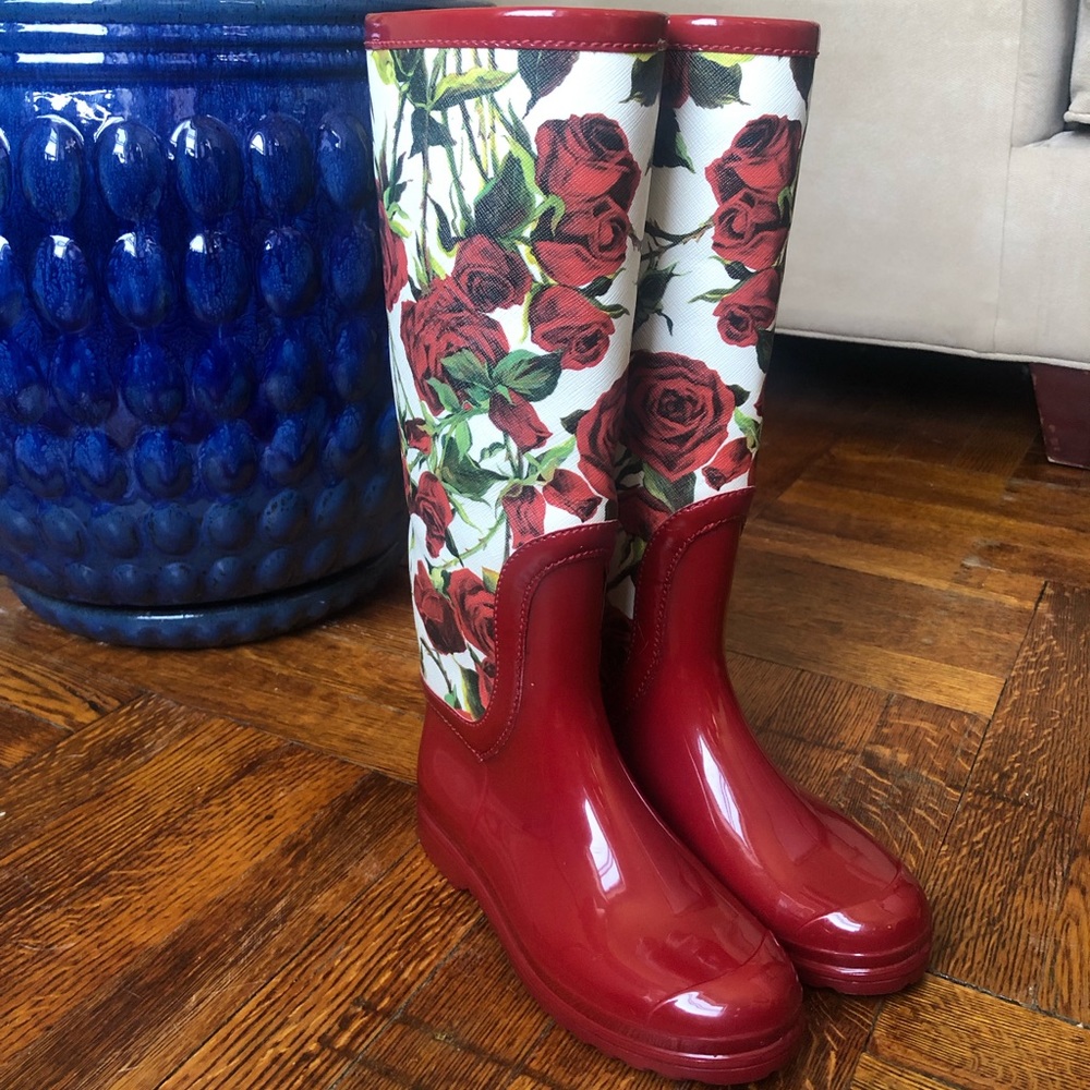 NWOT 🌹New Dolce&Gabbana rain roses boots.🌹